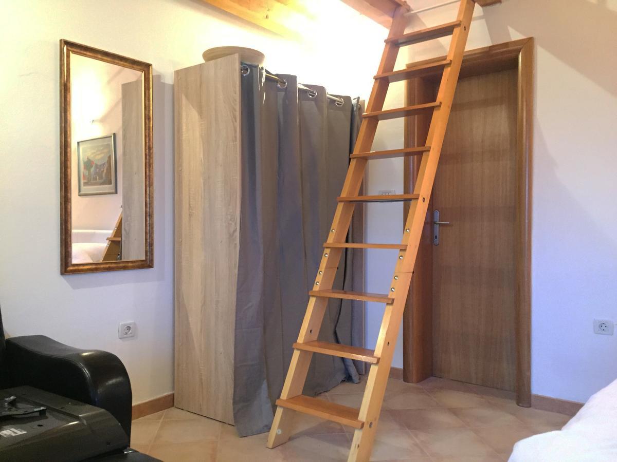 Holiday Home Olive Шибеник Экстерьер фото