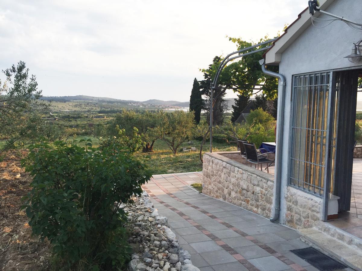 Holiday Home Olive Шибеник Экстерьер фото